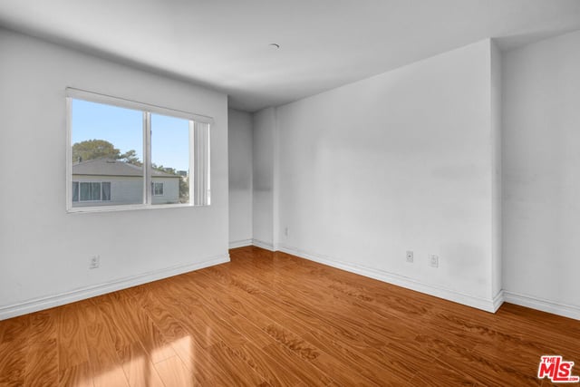 5764 San Vicente Boulevard 201, Los Angeles, CA 90019 — photo 15 of 20