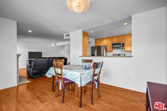 5764 San Vicente Boulevard 201, Los Angeles, CA 90019 — photo 9 of 20