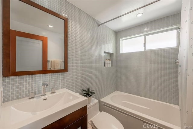 19281 Berclair Ln, Tarzana, CA 91356 — photo 37 of 49