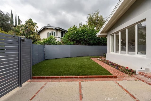 19281 Berclair Ln, Tarzana, CA 91356 — photo 4 of 49
