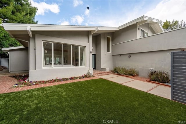 19281 Berclair Ln, Tarzana, CA 91356 — photo 5 of 49