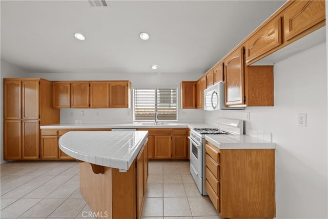 27683 Ron Ridge, Saugus, CA 91350 — photo 9 of 46