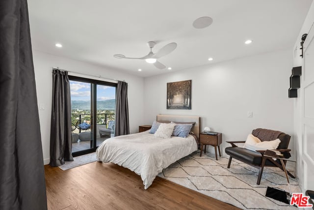 11358 Hendley Drive, Studio City, CA 91604 — photo 10 of 23