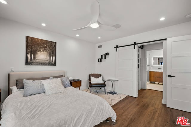 11358 Hendley Drive, Studio City, CA 91604 — photo 11 of 23