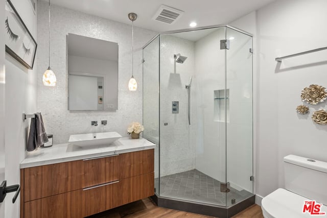 11358 Hendley Drive, Studio City, CA 91604 — photo 15 of 23