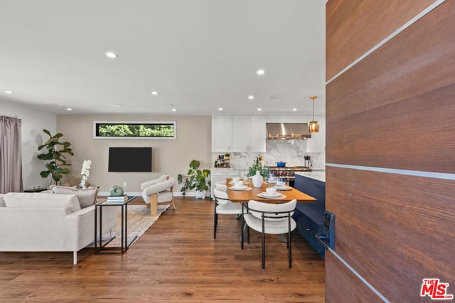 11358 Hendley Drive, Studio City, CA 91604 — photo 3 of 23