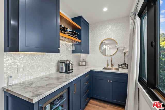 11358 Hendley Drive, Studio City, CA 91604 — photo 8 of 23