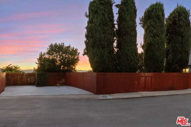 3174 Weldon Avenue, Los Angeles, CA 90065 — photo 24 of 30