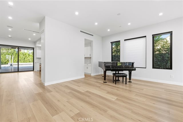 251 S Griffith Park, Burbank, CA 91506 — photo 13 of 65