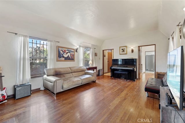2020 S Gramercy, Los Angeles, CA 90018 — photo 11 of 44