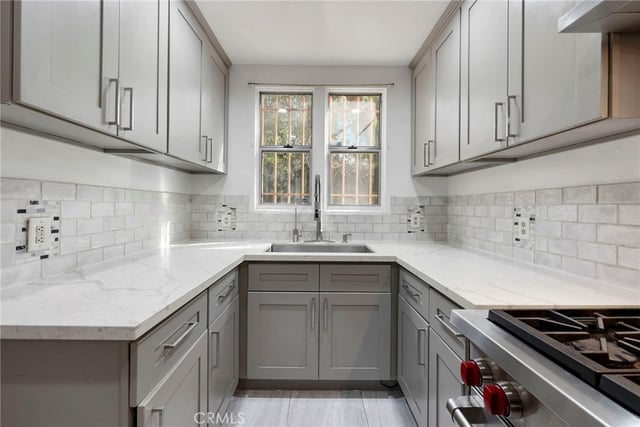 2020 S Gramercy, Los Angeles, CA 90018 — photo 16 of 44