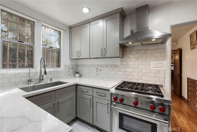 2020 S Gramercy, Los Angeles, CA 90018 — photo 17 of 44