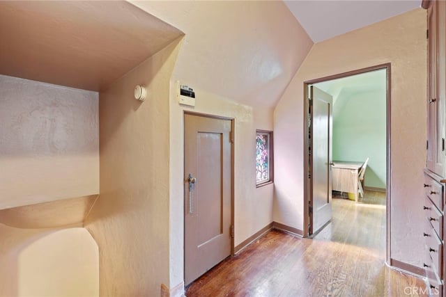 2020 S Gramercy, Los Angeles, CA 90018 — photo 21 of 44