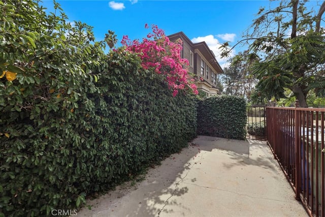 2020 S Gramercy, Los Angeles, CA 90018 — photo 35 of 44