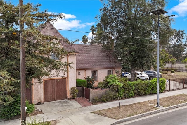 2020 S Gramercy, Los Angeles, CA 90018 — photo 8 of 44