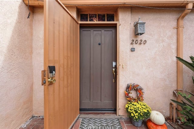 2020 S Gramercy, Los Angeles, CA 90018 — photo 9 of 44