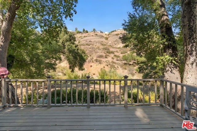 145 Sherwood Drive, Westlake Village, CA 91361 — photo 4 of 12