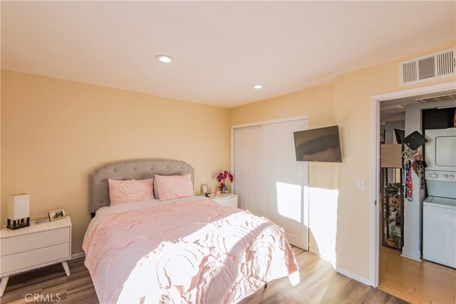 7045 Woodley Avenue 218, Van Nuys, CA 91406 — photo 12 of 17