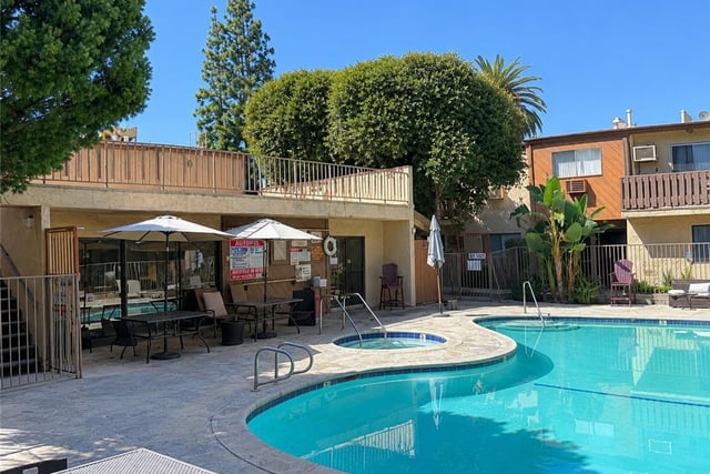 17900 Sherman 504, Reseda, CA 91335 — photo 11 of 11