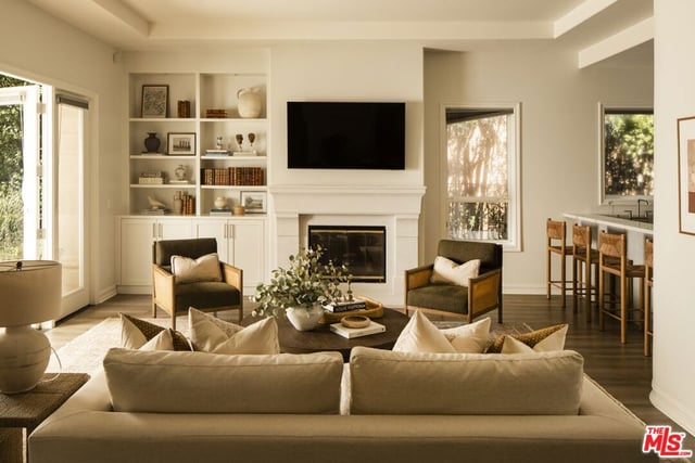 3815 Marfield Avenue, Tarzana, CA 91356 — photo 14 of 48