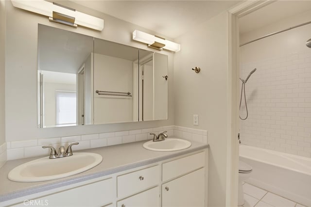 6525 La Mirada, Los Angeles, CA 90038 — photo 14 of 31