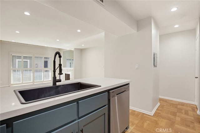 6525 La Mirada, Los Angeles, CA 90038 — photo 26 of 31