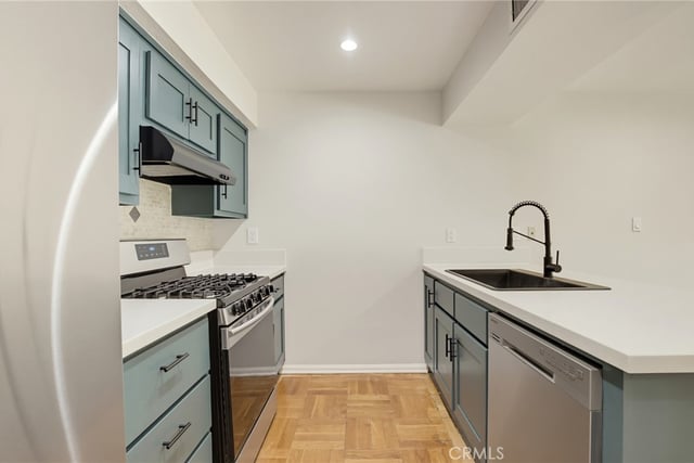 6525 La Mirada, Los Angeles, CA 90038 — photo 27 of 31