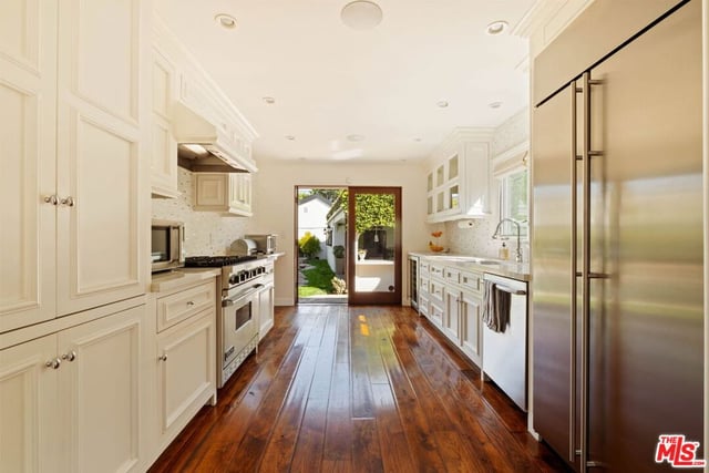 548 Huntley Drive, Los Angeles, CA 90048 — photo 12 of 31