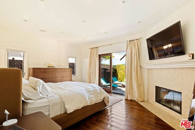 548 Huntley Drive, Los Angeles, CA 90048 — photo 15 of 31