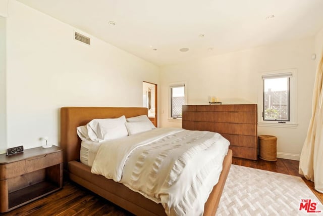 548 Huntley Drive, Los Angeles, CA 90048 — photo 16 of 31