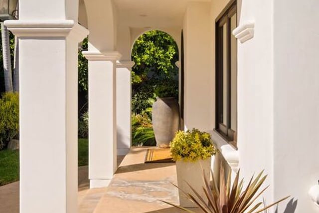 548 Huntley Drive, Los Angeles, CA 90048 — photo 2 of 31