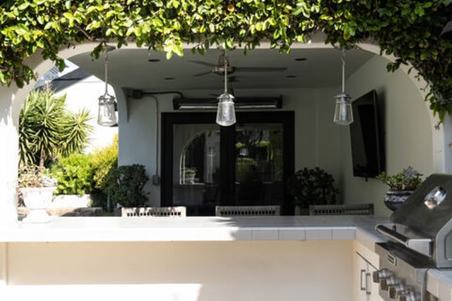 548 Huntley Drive, Los Angeles, CA 90048 — photo 27 of 31