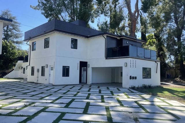 22960 Ostronic Drive, Los Angeles, CA 91367 — photo 4 of 35