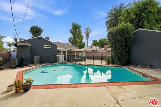 6107 Longridge Avenue, Van Nuys, CA 91401 — photo 27 of 29