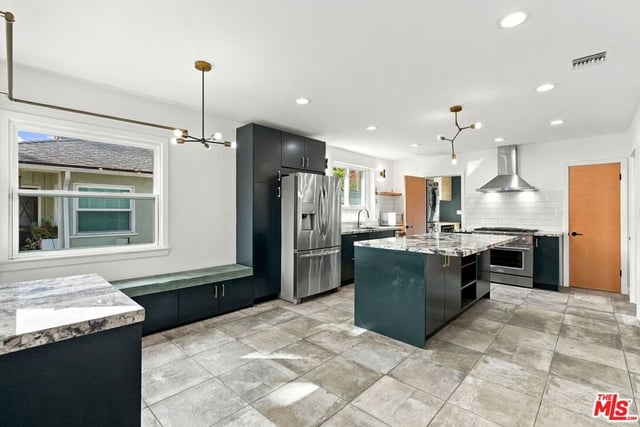 6107 Longridge Avenue, Van Nuys, CA 91401 — photo 4 of 29