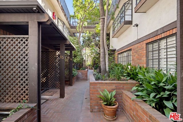 202 San Vicente Boulevard 12, Santa Monica, CA 90402 — photo 20 of 21