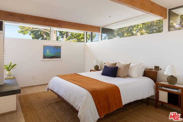 11526 Laurelcrest Drive, Studio City, CA 91604 — photo 14 of 35