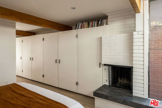11526 Laurelcrest Drive, Studio City, CA 91604 — photo 15 of 35