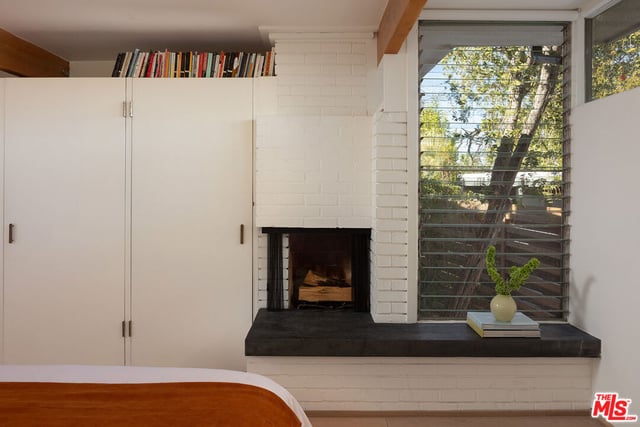 11526 Laurelcrest Drive, Studio City, CA 91604 — photo 16 of 35
