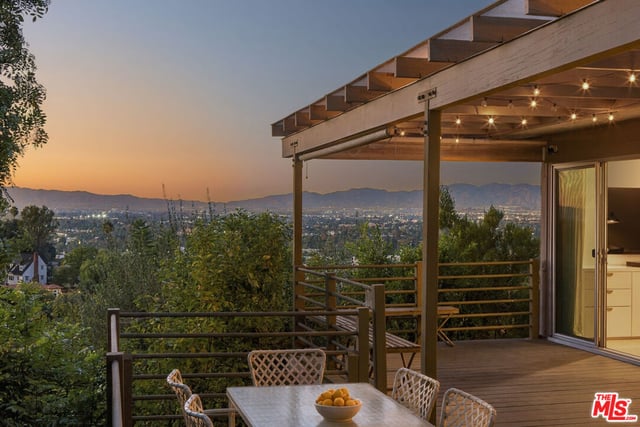 11526 Laurelcrest Drive, Studio City, CA 91604 — photo 29 of 35
