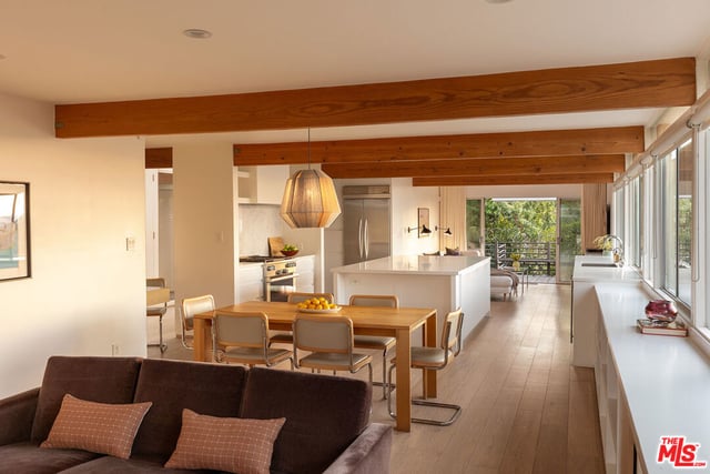 11526 Laurelcrest Drive, Studio City, CA 91604 — photo 4 of 35