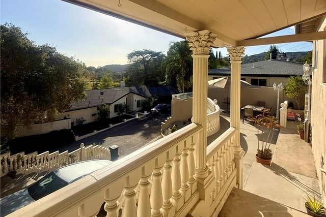 3100 Charing Cross Rd, Glendale, CA 91206 — photo 8 of 44