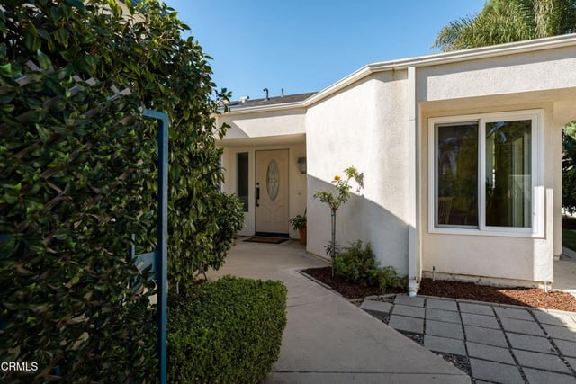 901 Ruby Avenue, Ventura, CA 93004 — photo 4 of 29
