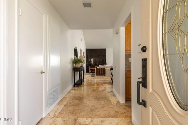 901 Ruby Avenue, Ventura, CA 93004 — photo 6 of 29