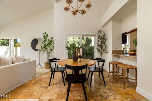 901 Ruby Avenue, Ventura, CA 93004 — photo 8 of 29