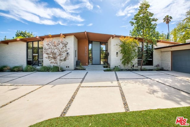 17340 Clark Street, Encino, CA 91316 — photo 4 of 64