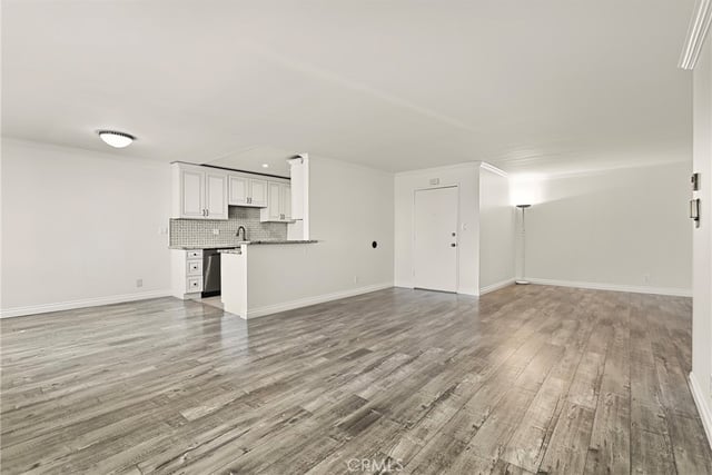 5403 Newcastle Avenue, Encino, CA 91316 — photo 14 of 40