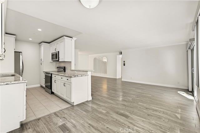 5403 Newcastle Avenue, Encino, CA 91316 — photo 16 of 40