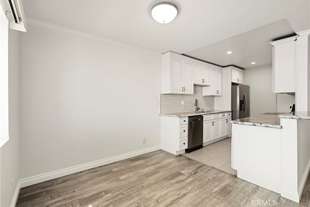 5403 Newcastle Avenue, Encino, CA 91316 — photo 17 of 40