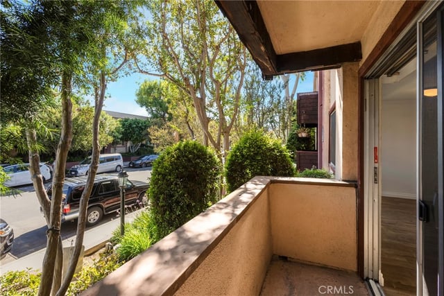 5403 Newcastle Avenue, Encino, CA 91316 — photo 18 of 40